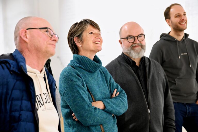 CONNECTED mit Kuratorin Niina Valavuo!